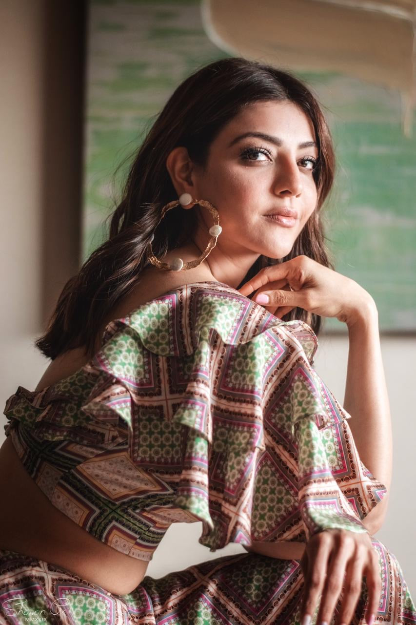 Kajal Aggarwal - Textured Hoops with Pearls