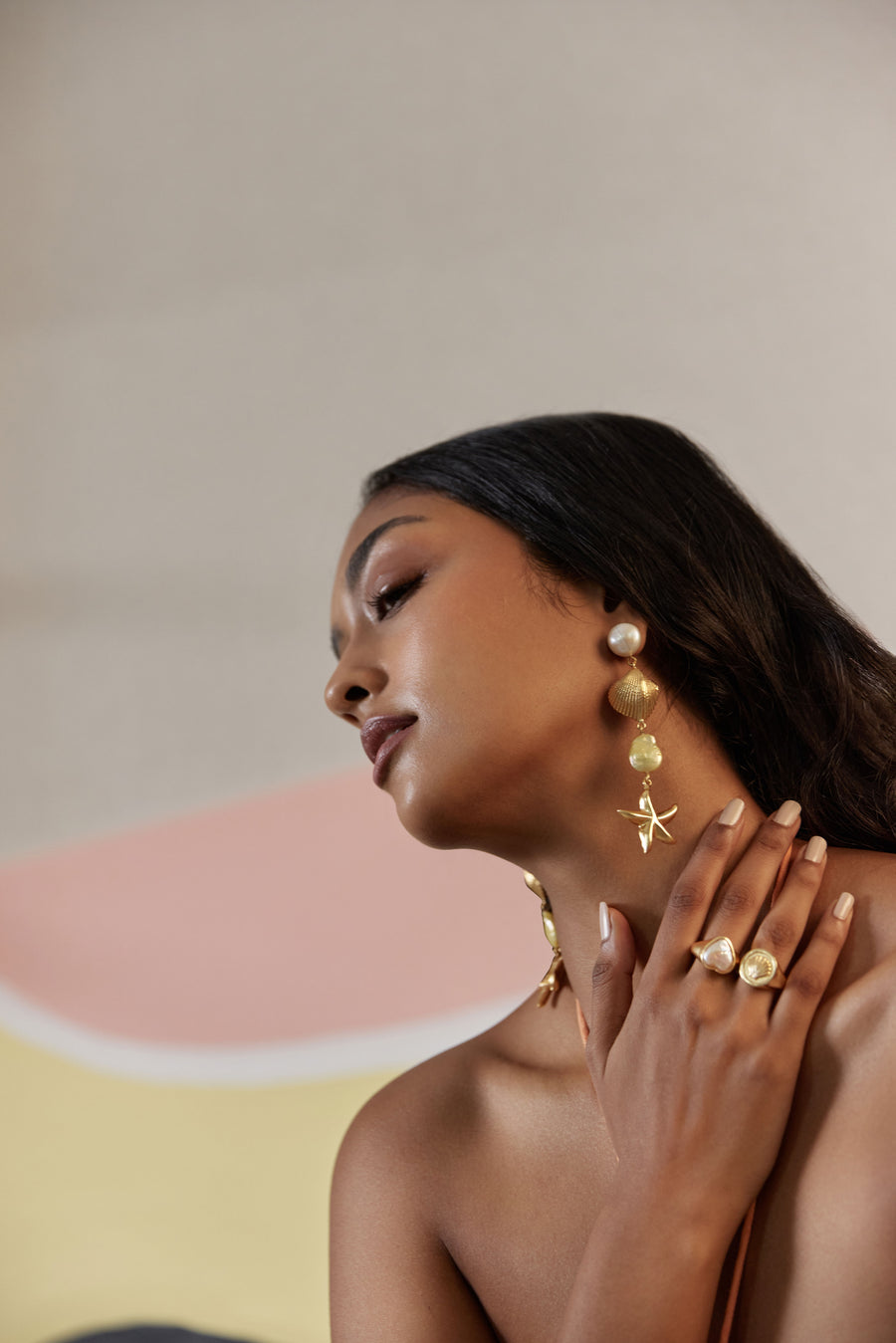 Pearl and shell earrings